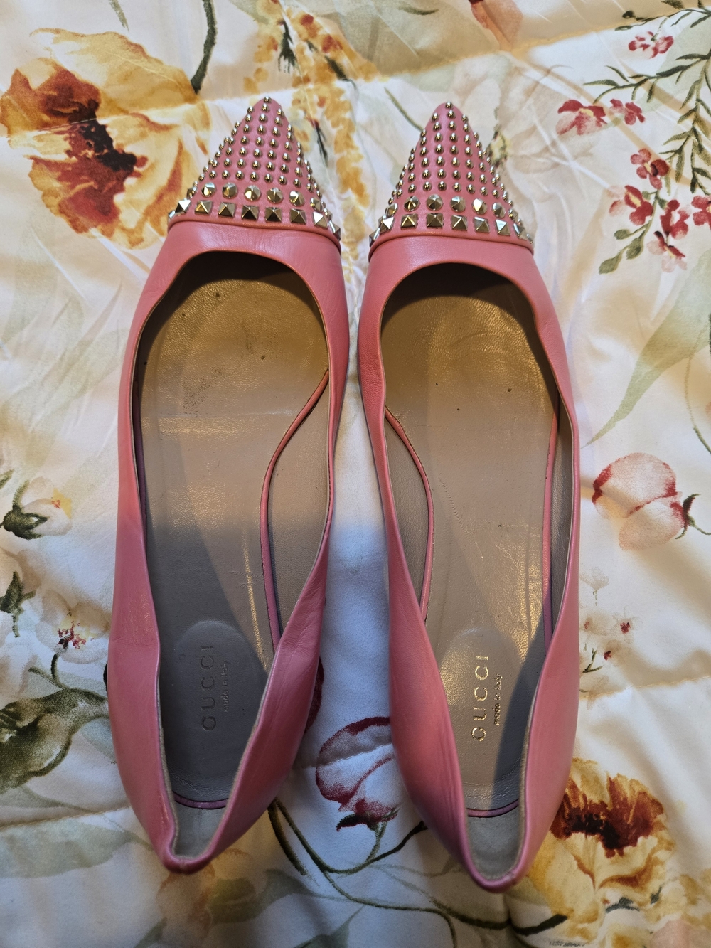 Gucci Pink Studded Pointed-Toe Flats Hardly Worn.